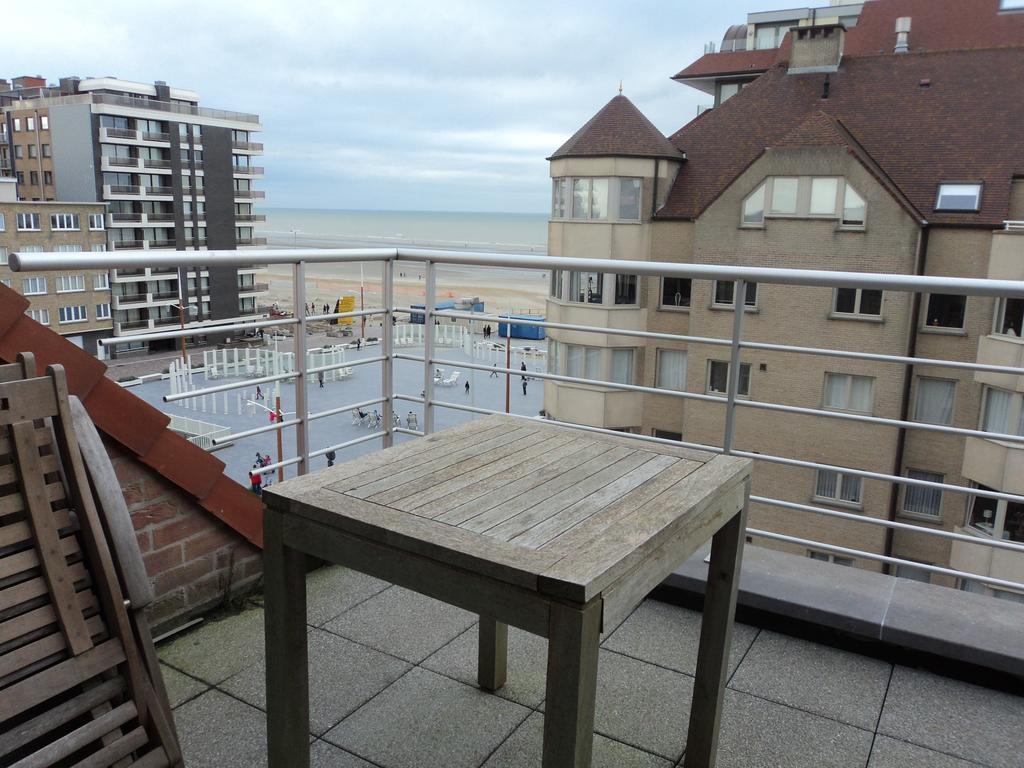 For Ever Nieuwpoort Bilik gambar